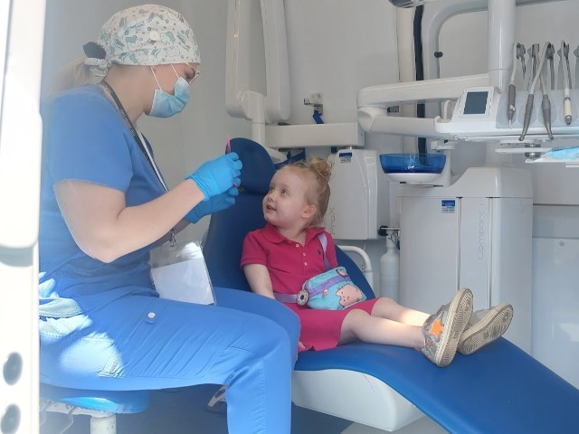 8 tys. dzieci zbadało zęby w dentobusie