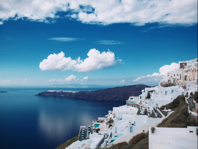 Jak zwiedzać Grecję? Gdzie warto się wybrać i kiedy? Przegląd możliwości