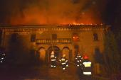 Nocny pożar strawił pałac
