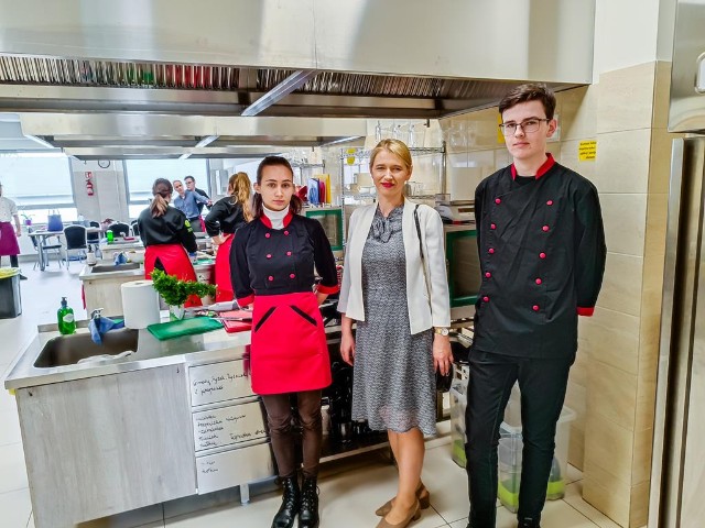 Uczniowie ZSCKR w Lututowie na ogólnopolskim konkursie kulinarnym