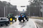 Rolnicy cały czas prowadzą protest pod Kępnem [FILM]