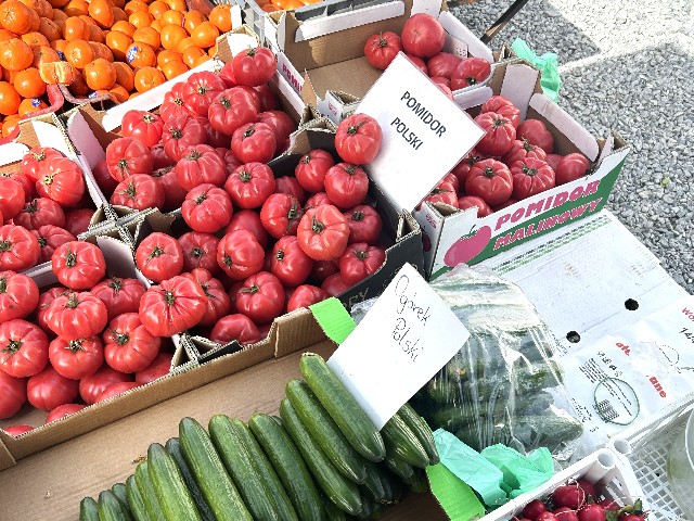 Ceny warzyw i owoców na targu w Wieruszowie. Dane z 27 marca 2024 r.