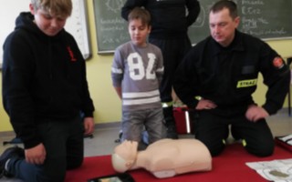 Pierwsza pomoc na zajęciach w Łubnicach